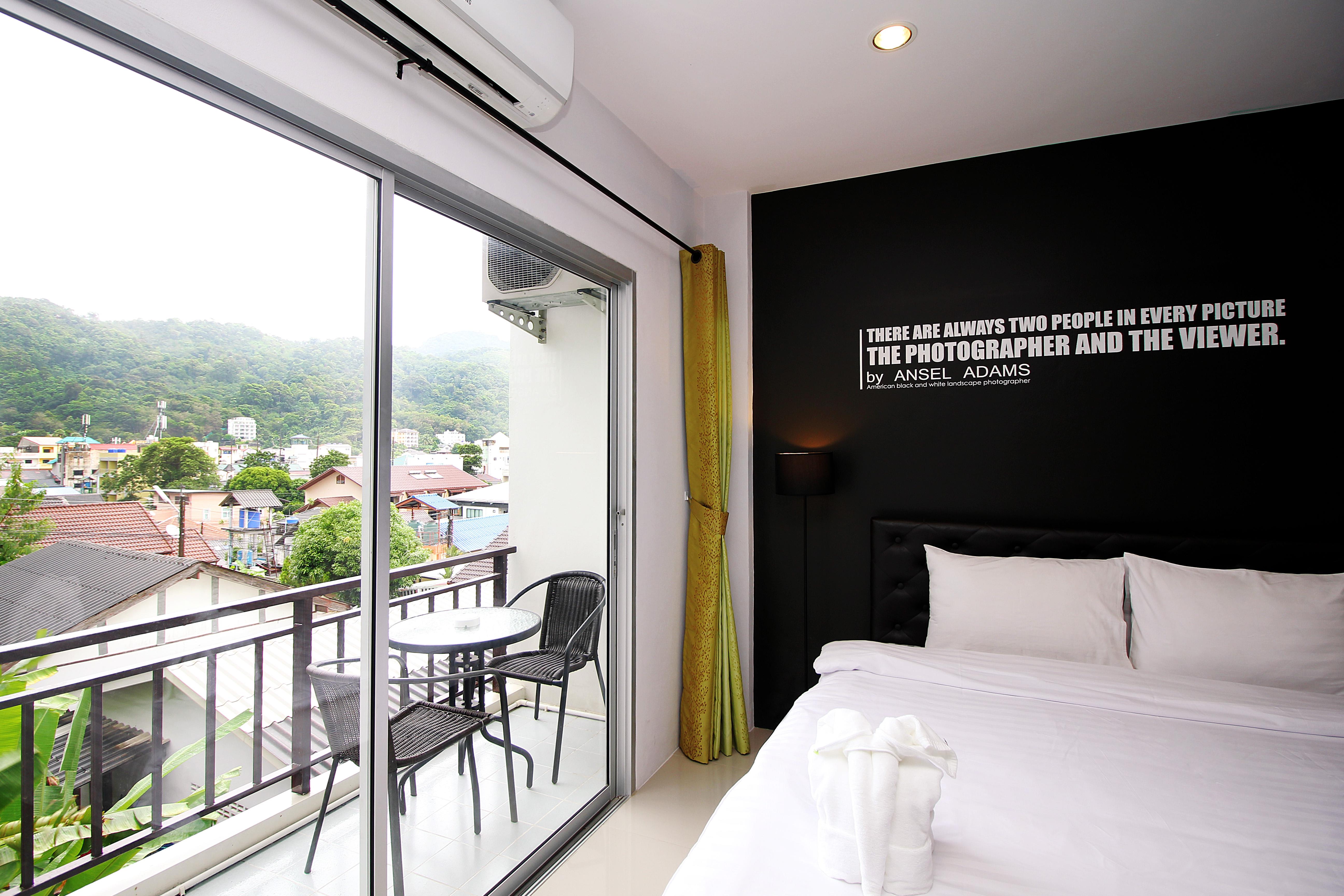 The Artist House Hotel Patong Buitenkant foto
