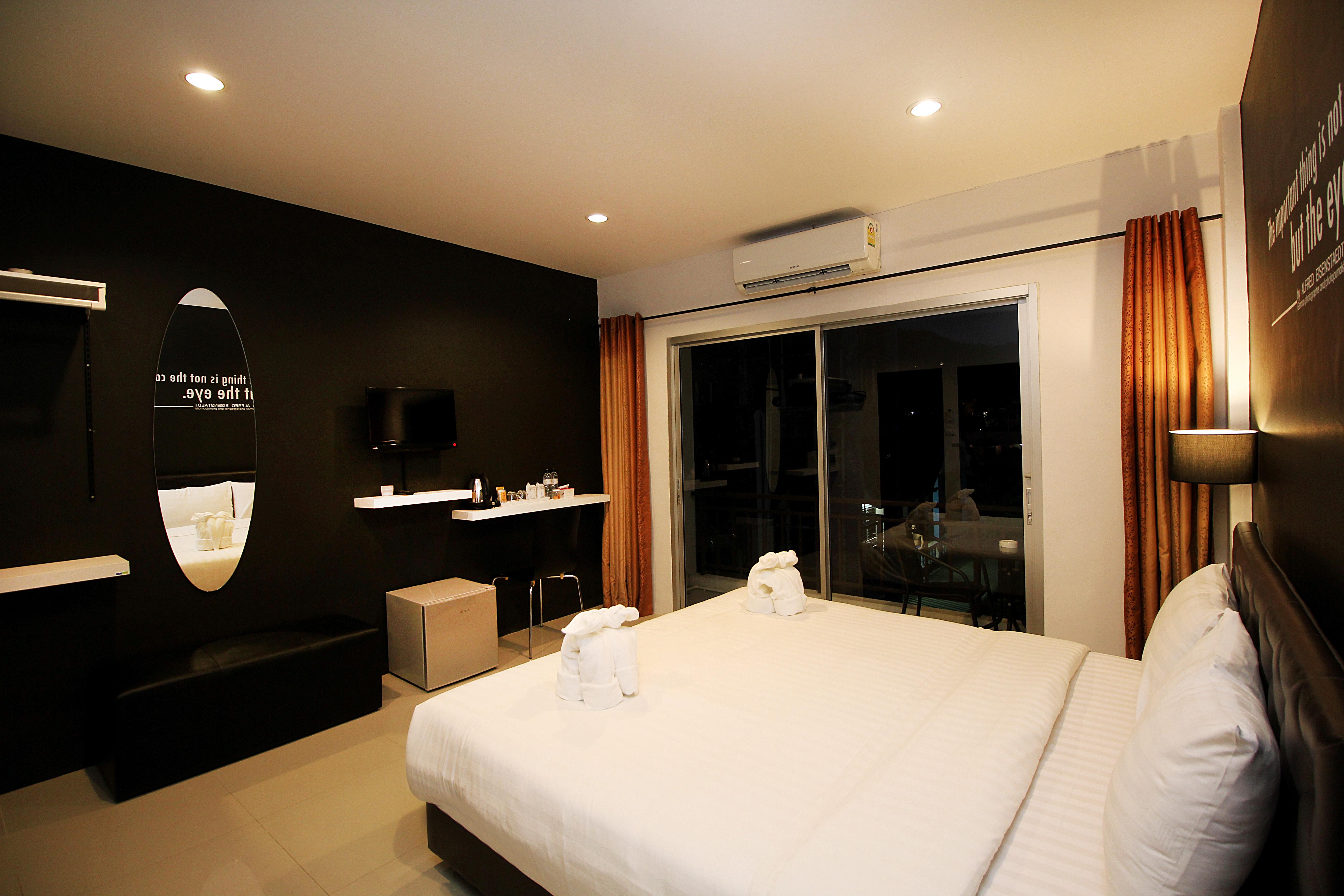 The Artist House Hotel Patong Buitenkant foto