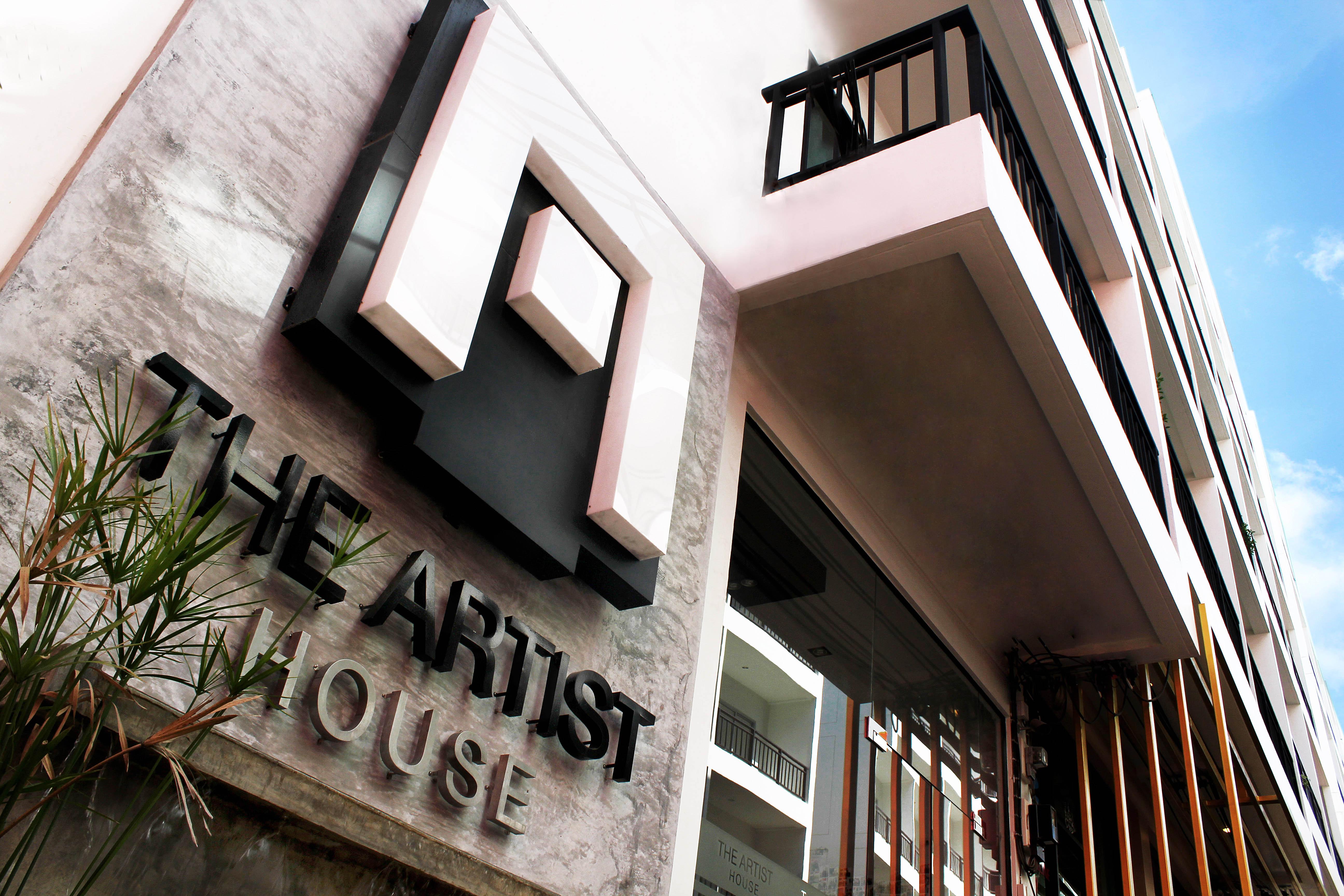 The Artist House Hotel Patong Buitenkant foto