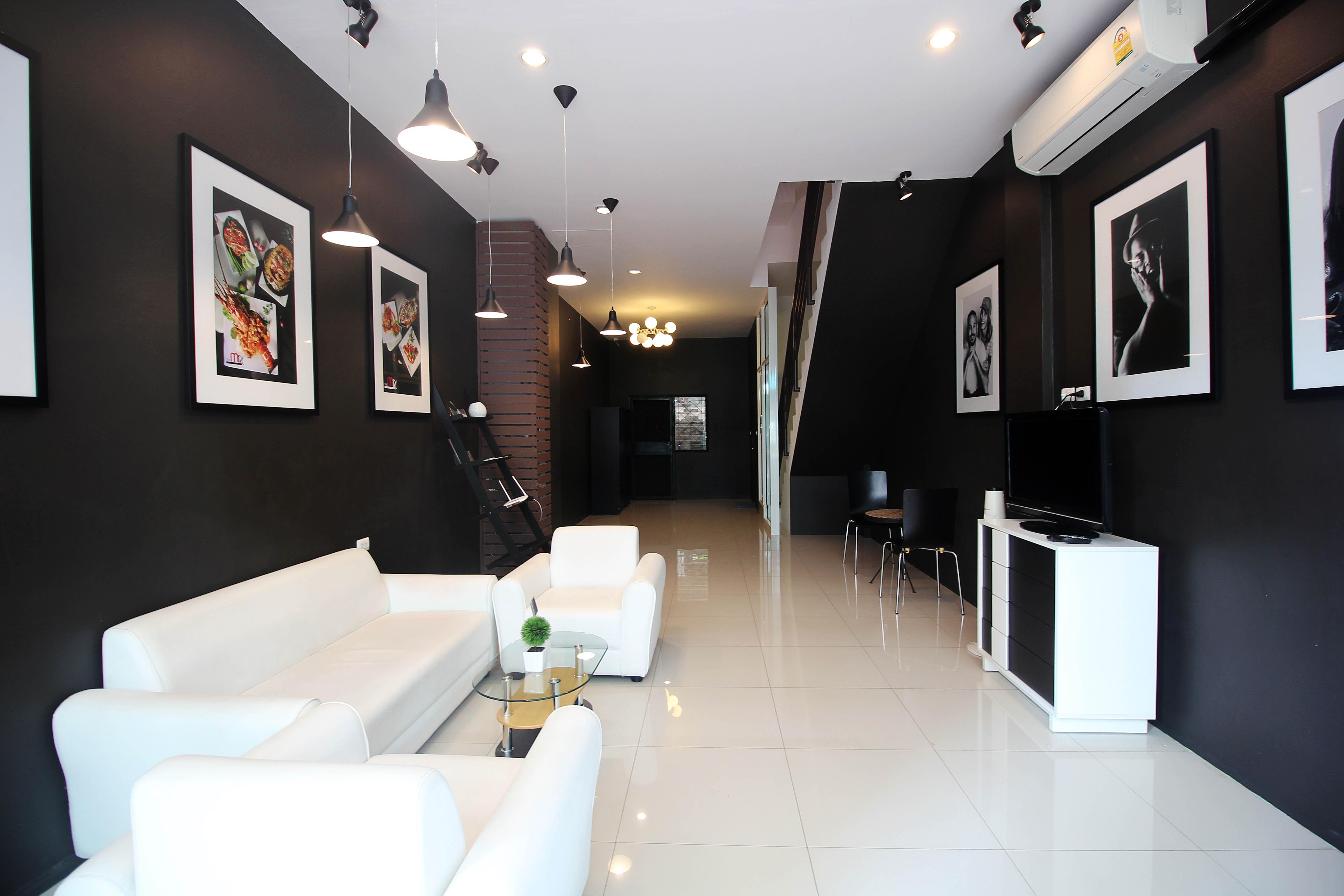 The Artist House Hotel Patong Buitenkant foto