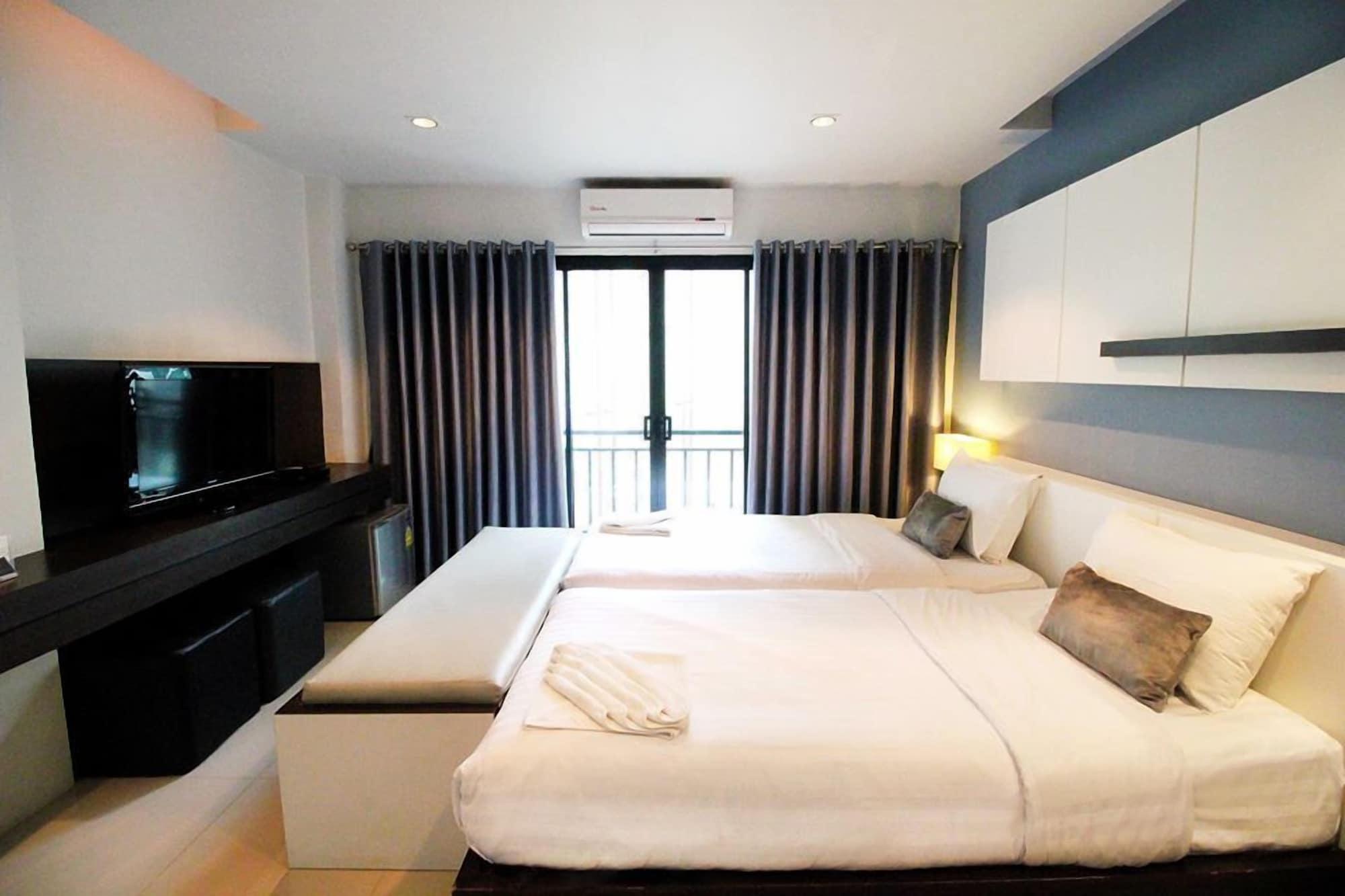 The Artist House Hotel Patong Buitenkant foto