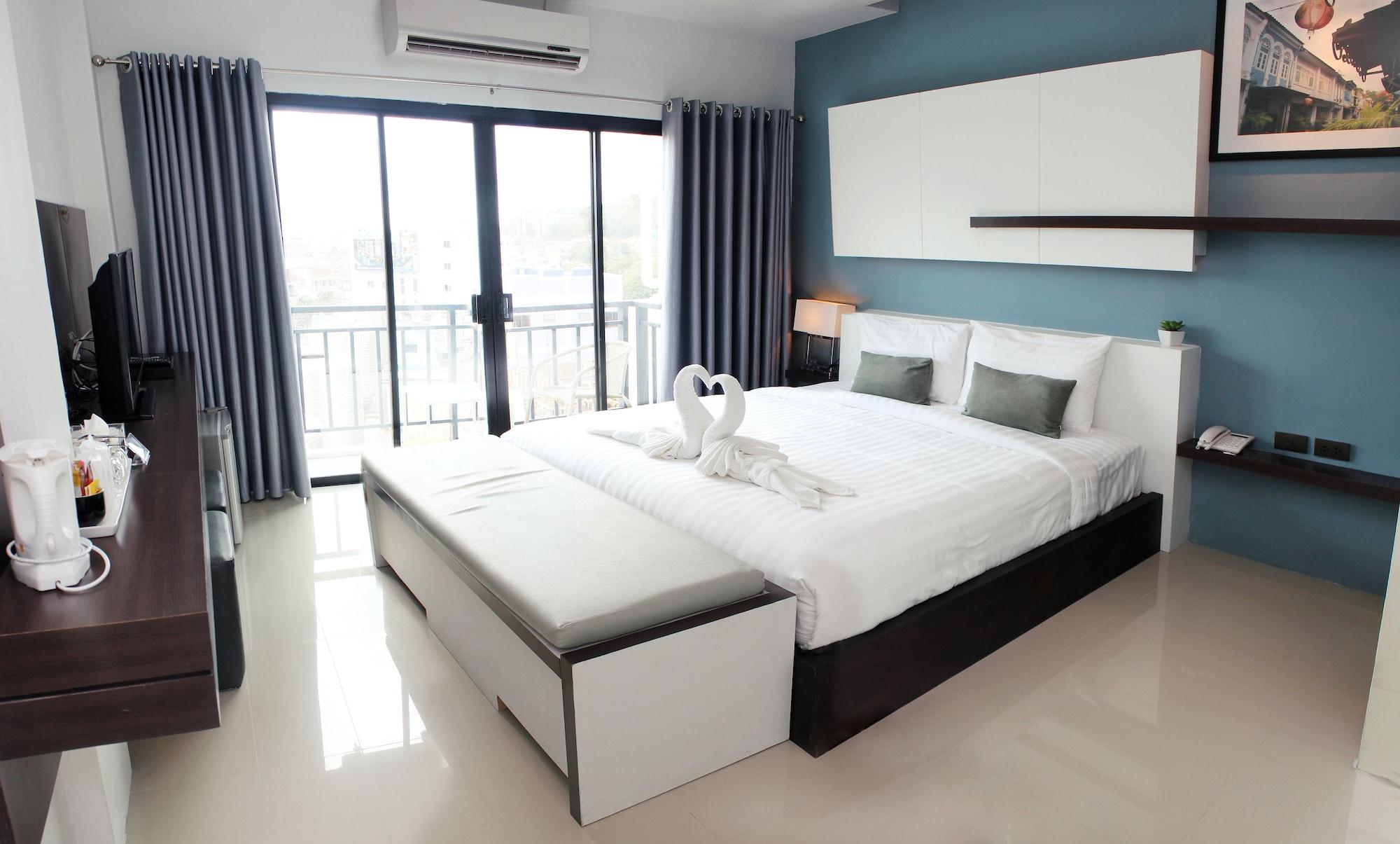The Artist House Hotel Patong Buitenkant foto
