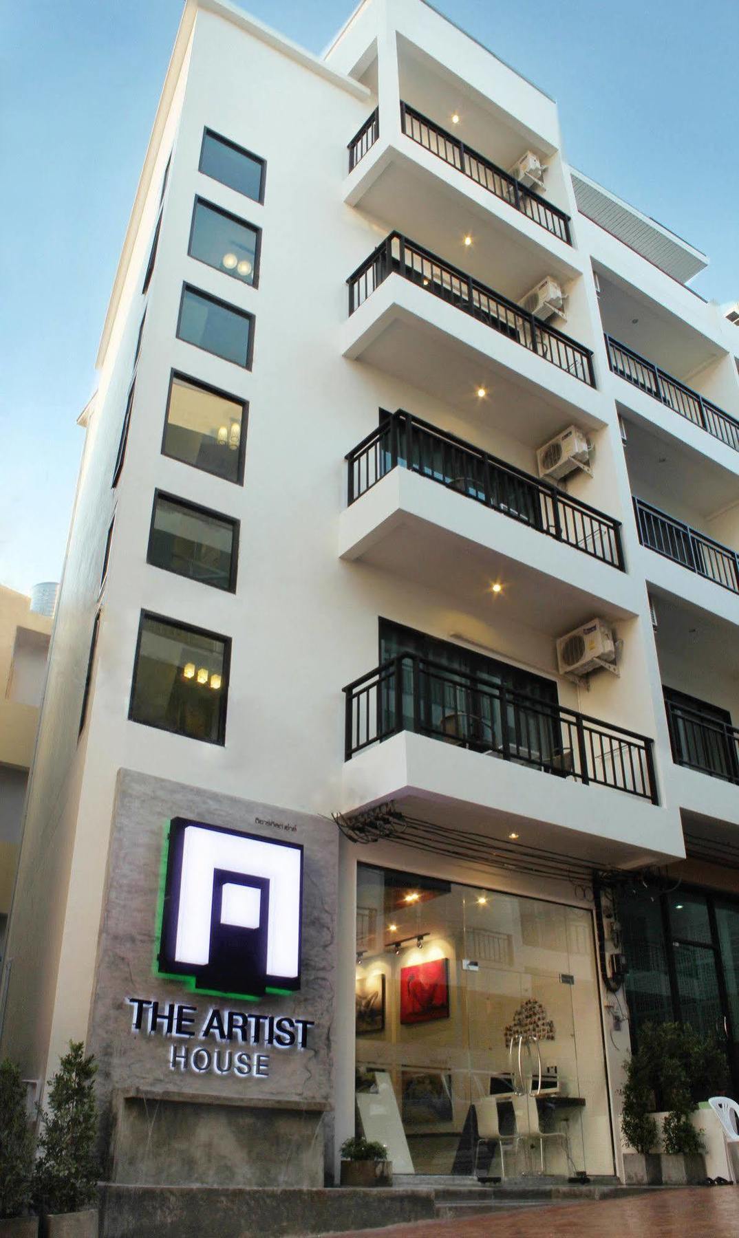 The Artist House Hotel Patong Buitenkant foto